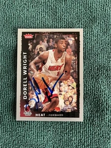 2008-09 Fleer Dorell Wright #100 Hand Signed auto autograph - Picture 1 of 2