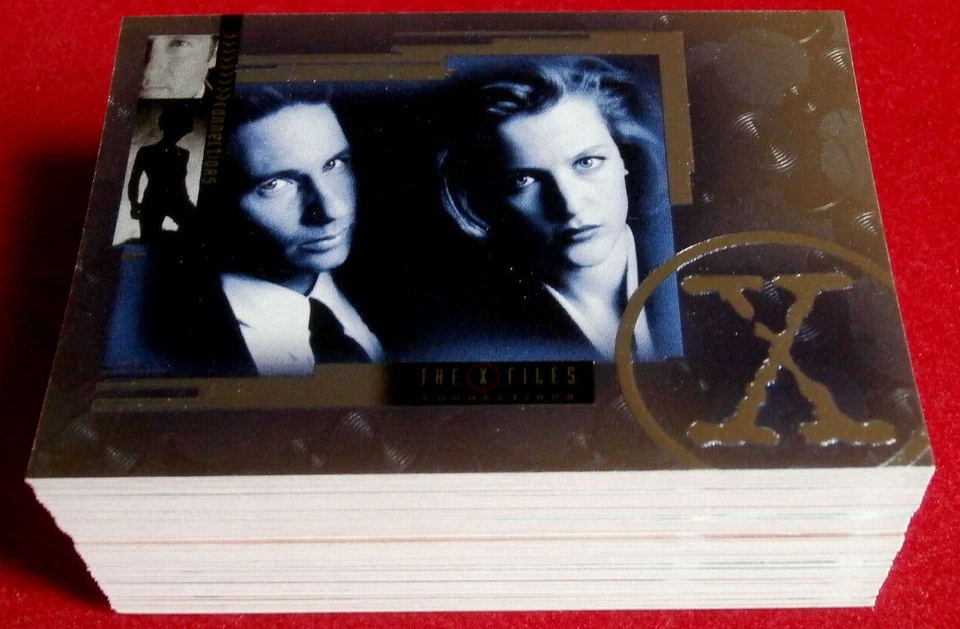 X-FILES - CONNECTIONS - Complete VINTAGE Base Set 72 FOIL cards - Inkworks 2005 - Image 1 of 4