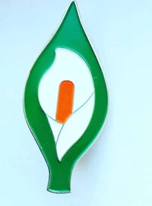 Large 60mm Easter Lily Enamel Pin Badge - Irish Republican Rebel 1916 Rising IE - Picture 1 of 1