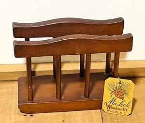 Soporte para servilletas artesanías de madera Ma Leck cocina de madera de pino de colección 6" x 4" MCM Grannycore - Imagen 1 de 7