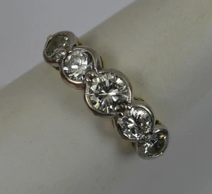 Funkelnder Vorsteckring 1,25ct Diamant und 18kt Gold mit fünf Steinen - Bild 1 von 13