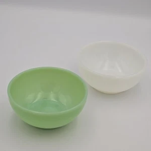 (2) 1930's-50's Vtg FIRE KING Oven Ware Green Jadeite & Milk Glass Soup 5" Bowls - Picture 1 of 9
