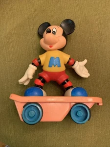 Disney Mickey Mouse Toys Monopatín de cuerda Hecho en 1988 por Masudaya Anime Goods - Imagen 1 de 6