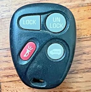 USED GM Chevy 4 Button Key Fob Remote 10245953 - Picture 1 of 3
