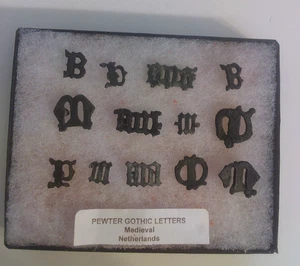 13 medieval pewter gothic letters from the Netherlands - Picture 1 of 11