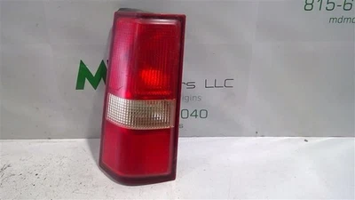 GMC SAVANA 2001-2018 FARO DE FRENO TRASERO IZQUIERDO LADO CONDUCTOR 84639023 Foto 1 de 3