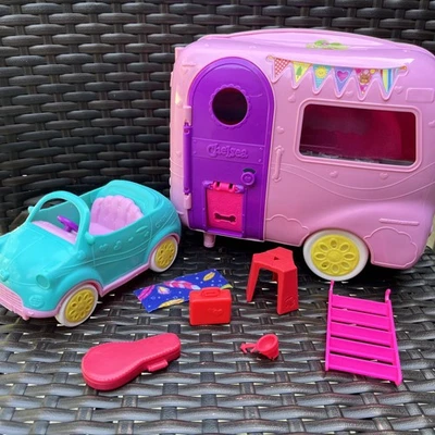 Barbie Club Chelsea Rosa Cámper y Coche Juego Algunos Accesorios 2018 Mattel Foto 1 de 4
