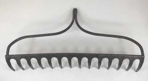 Vintage Iron Metal Rake Head 14 Tines Rustic Primitive Farmhouse Tool 14" Cover