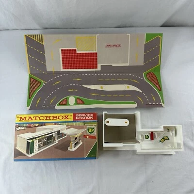 Matchbox MG-1 BP SERVICE STATION Vtg Open Box Complete With Forecourt Unused - Image 1 of 4