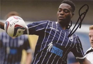 MILLWALL: FRED ONYEDINMA SIGNED 6x4 ACTION PHOTO + COA - Bild 1 von 1