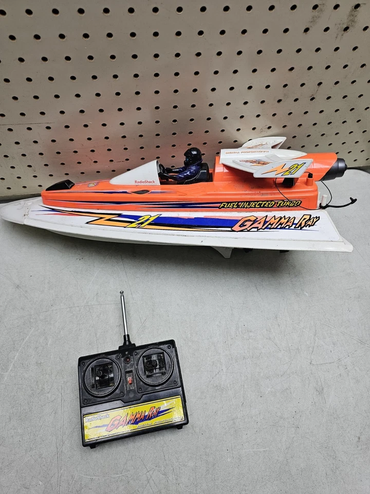 Vintage Radio Shack Gamma Ray 22 Inch RC Boat With Remote Control Tested & Works - Image 1 of 4