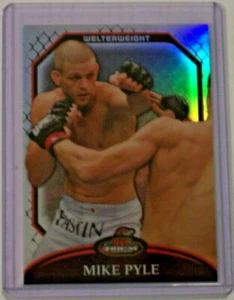 2011 Topps UFC Finest Refractor Paralelo Mike Pyle/888 #42 dañado - Imagen 1 de 1