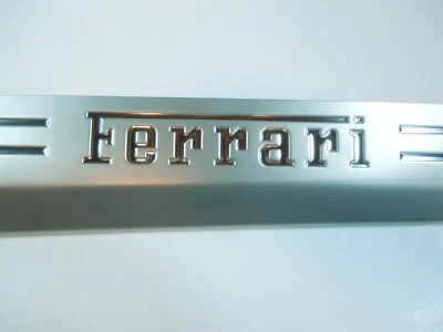 Placa de soleira Ferrari 458 Italia 458 Spider aço inoxidável L.H.KICK PLACA NOVA FABRICANTE DE EQUIPAMENTO ORIGINAL - Imagem 1 de 4