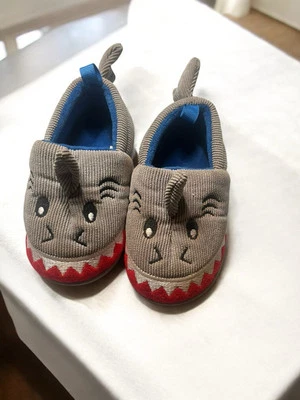 Wonder Nation 学步儿童鲨鱼拖鞋 - 尺码 6 — 第 1/4 张图片