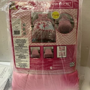 Barbie 4 Piece Twin Bed Set Comforter/ Fitted Sheet/ Flat Sheet And Pillow Case - Picture 1 of 3