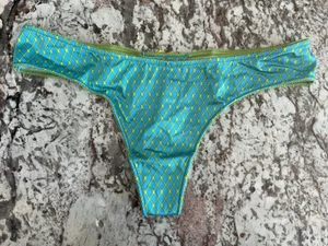 True Vintage Victoria's Secret Sexy Little Things Keyhole Thong Panties RARE L - Picture 1 of 3