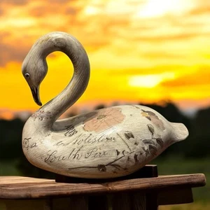 Vintage Carved Wooden Swan Decoy with aged Paint finish. Rare - Picture 1 of 7