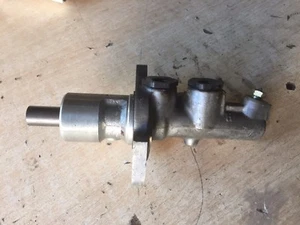 Cilindro de freno principal mercedes-benz w124 0044303901 - Imagen 1 de 2