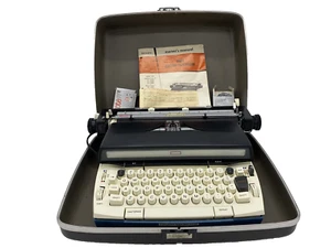 Macchina da scrivere elettrica portatile vintage Sears Medalist Power 12 con custodia rigida 1972 - Foto 1 di 16