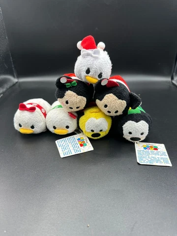 Disney Tsum Tsum Christmas Holiday Set of 7 Mickey & Friends Donald Goofy Plush Cover