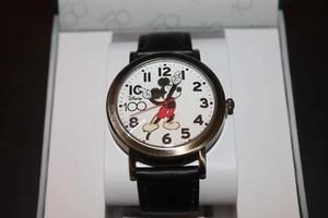 **AUSVERKAUF** Neu im Karton limitiert YEARS OF WONDER 100 Anniversary Mickey Mouse Uhr - Bild 1 von 3