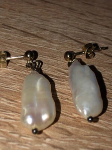 Aretes colgantes vintage de perlas barrocas de oro amarillo de 9 quilates con sello - Imagen 1 de 13
