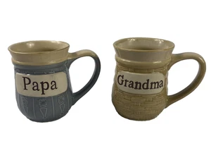 Cracker Barrel Papa Oma Steingut Tassen Set grau hellbraun strukturiert spülmaschinenfest - Bild 1 von 12