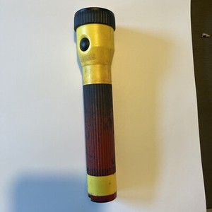 Streamlight Polystinger  Flashlight Used Untested Extra Bulb Included