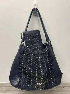 Bolso de hombro Coach Edie 31 de cuero con remaches florales azul marino bolso de mano y billetera - Imagen 1 de 11