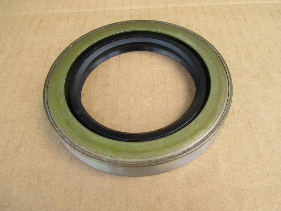 WOODS MOWER GEARBOX SPINDLE OIL SEAL FOR BATWING 315 320 B106 B214 B315 - Image 1 of 1