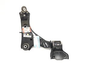 Genuine Land Rover Discovery Sport 2015+ RH Front Suspension Arm LR117140 - Picture 1 of 3