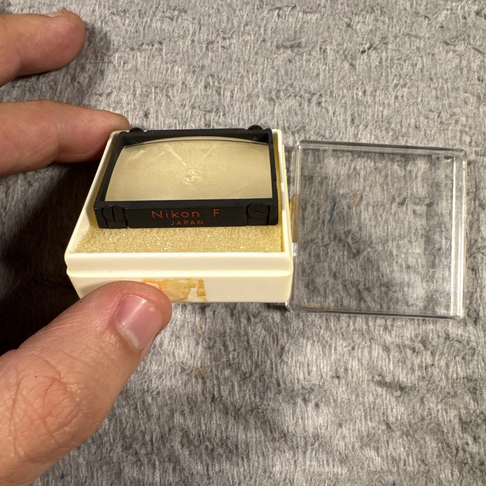 Tela de foco Nikon tipo K para F F2 em perfeito estado - Imagem 1 de 4