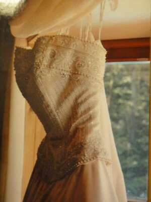 Vestido de novia etiqueta privada firma colección estilo 1202 línea A princesa  Foto 1 de 4