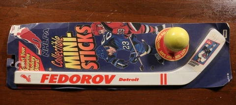 Vintage 90s Sergei Fedorov Detroit Red Wings Mini Hockey Stick Cover