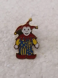 Pin's Pins Pin Alimentaire Boisson Sans Alcool Jus De Fruits Bouffon "Joker" - Imagen 1 de 2