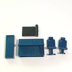 Vintage Army Gear M16 Toy Lot Chairs Lockers Console Flag 1988 Galoob - Picture 1 of 3