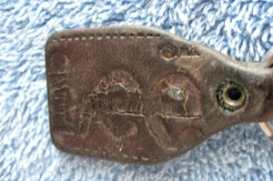Portachiavi vintage vecchio invecchiato pelle LEE Jeans patch logo; fob; papà VECCHIO! - Foto 1 di 4
