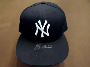 YOGI BERRA 3X MVP 13X WSC YANKEES HOF SIGNED AUTO NEW ERA CAP HAT PSA/DNA BEAUTY - Picture 1 of 4