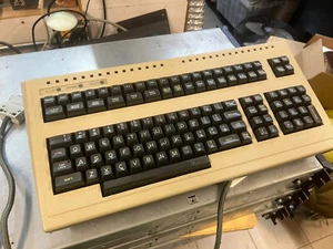 129841 Lear Siegler ADM 42 Keyboard - Picture 1 of 3