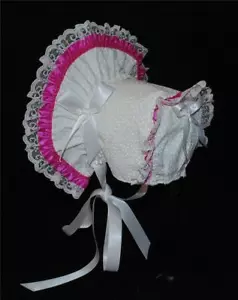 Cofano bambino nuovo fatto a mano bianco con bordo malva - Foto 1 di 1