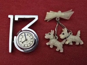 Orologiaio Tenuta Antica Donna "13" Ciondolo Orologio e Terrier Spilla da Bavero - Foto 1 di 9