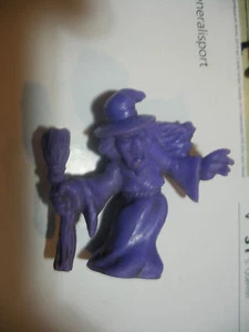 MATCHBOX panini Monster In My Pocket n° 44 WITCH Sorciere purple dark violet - Picture 1 of 1