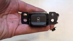 PUERTO DE CARGA USB NISSAN JUKE MK2 F16 (2019-2023) CBC0033060010 - Imagen 1 de 9