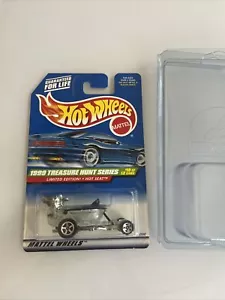 1999 Hot Wheels #938 Treasure Hunt 10/12 HOT SEAT w/ protector - Picture 1 of 6