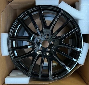 Maserati Levante M161 ANTEO 265/40 R21-9 - Wheel Rim front Felge vorne 980161156 - Picture 1 of 1