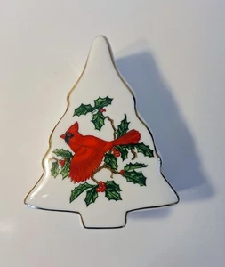 Lefton Cardinal Bird Holly Hand Painted Porcelain~Tree Shaped Trinket Box Japan - Picture 1 of 5