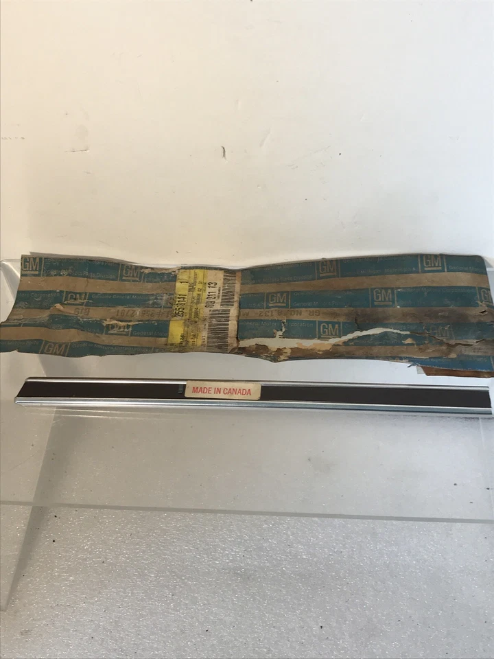 Nuevo de Lote Antiguo Buick LeSabre Electra Estate Wagon Parte Inferior Delantera Izquierda Guardabarros Borde GM# 25518141 Foto 1 de 4