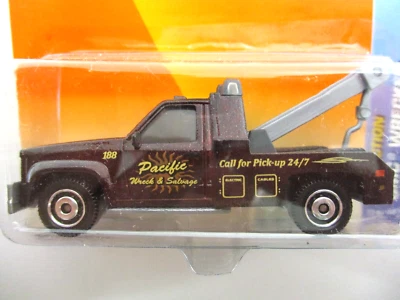 MATCHBOX - CITY ACTION - PACIFIC WRECK & SALVAGE 1987 GMC WRECKER / TOW TRUCK - Image 1 of 4