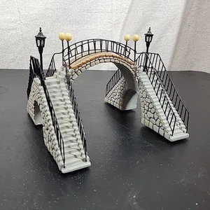 Hawthorne Village "Pedestrian Crossing" Train Accessories Elevated Bridge READ - Picture 1 of 7