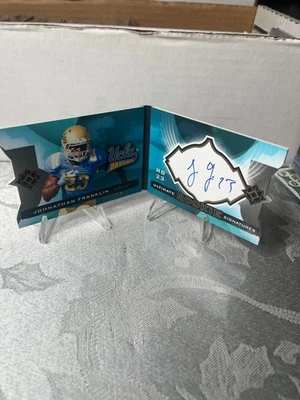 2013 Ultimate Collection Jonathan Franklin Booklet Auto RC Card /199 - Image 1 of 2